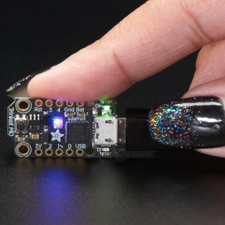 Adafruit Trinket M0 - for use with CircuitPython & Arduino IDE